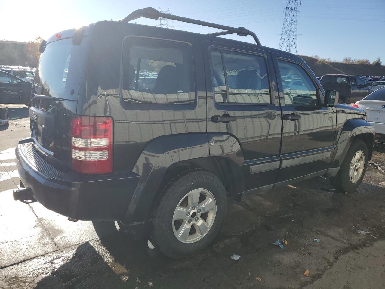 2011 Jeep Liberty (North America) - Image 3