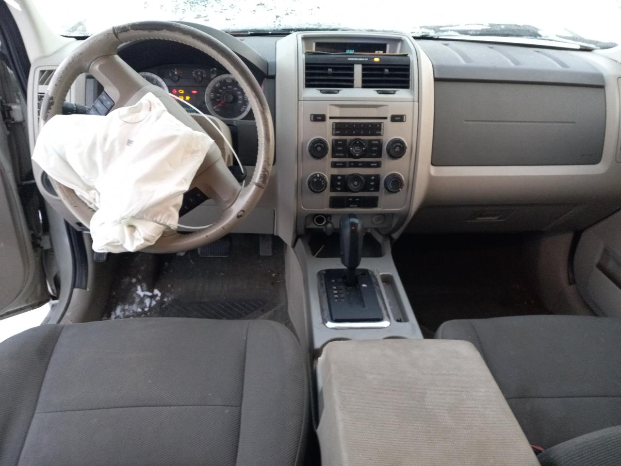 2009 Ford Escape - Image 8