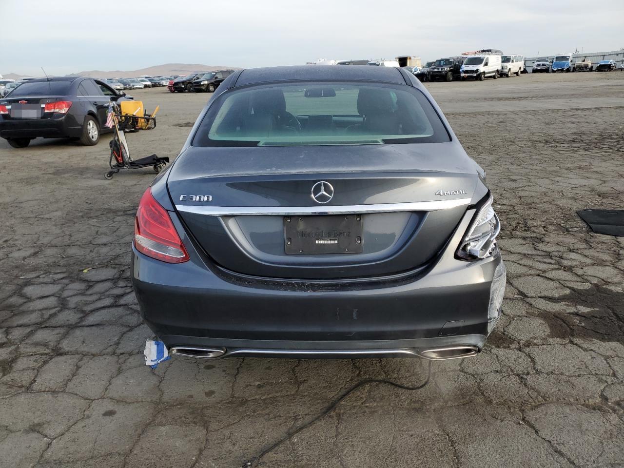 2015 Mercedes-Benz C 300 4Matic VIN: 55SWF4KB8FU022268 Lot: 79144604