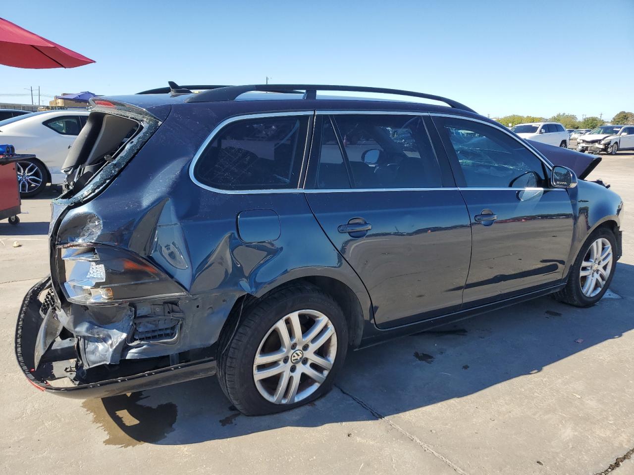 2010 Volkswagen Jetta - Image 3