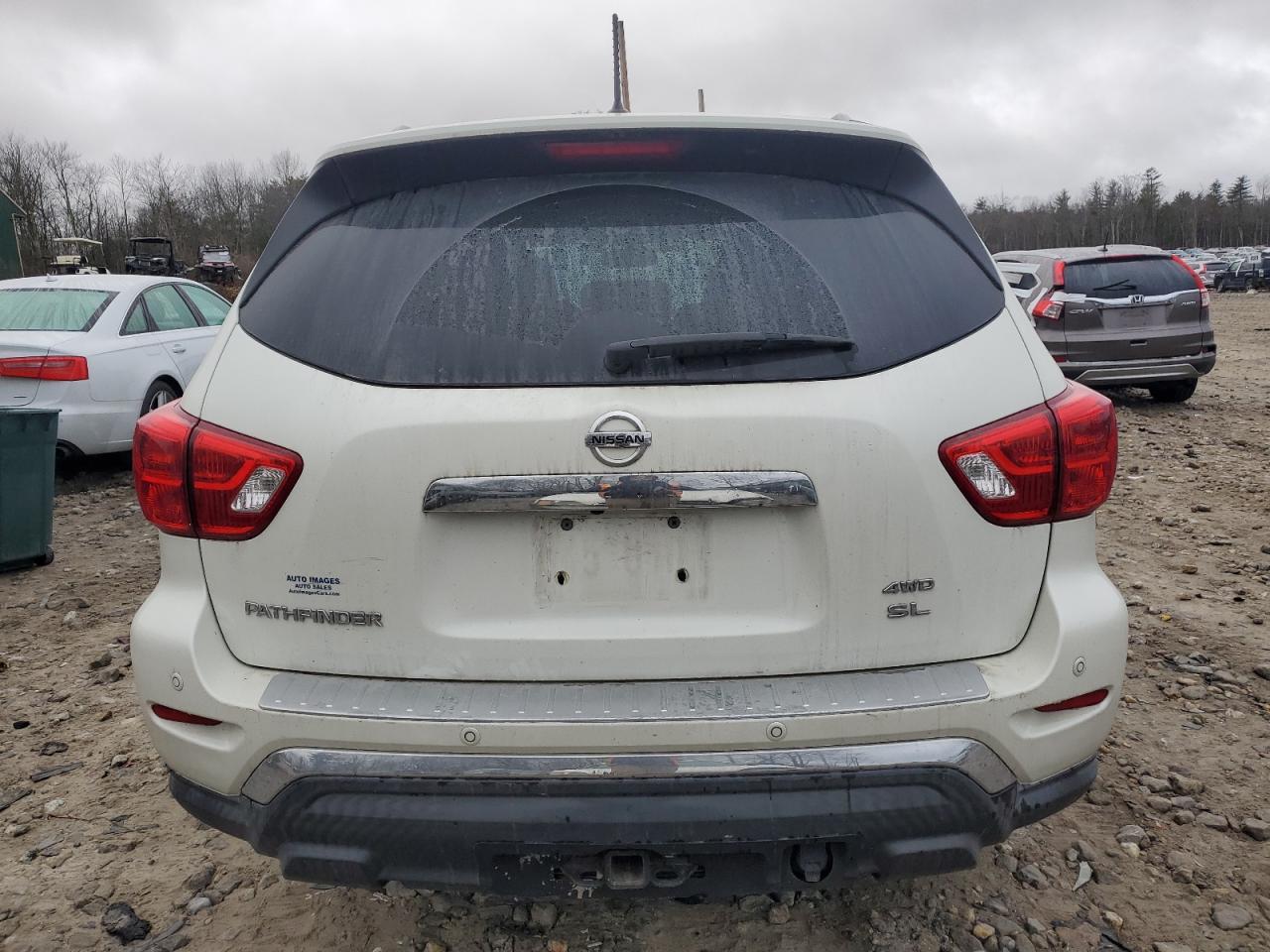 2017 Nissan Pathfinder - Image 6