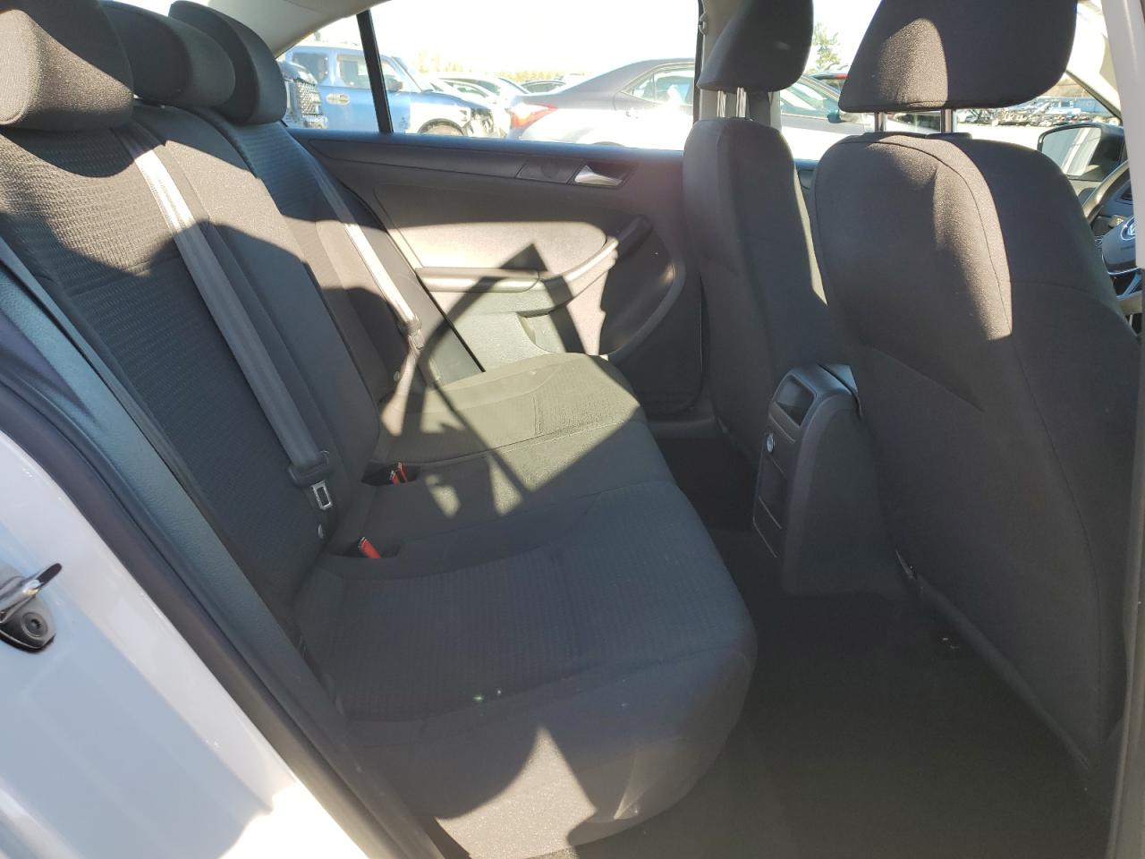 2016 Volkswagen Jetta - Image 10