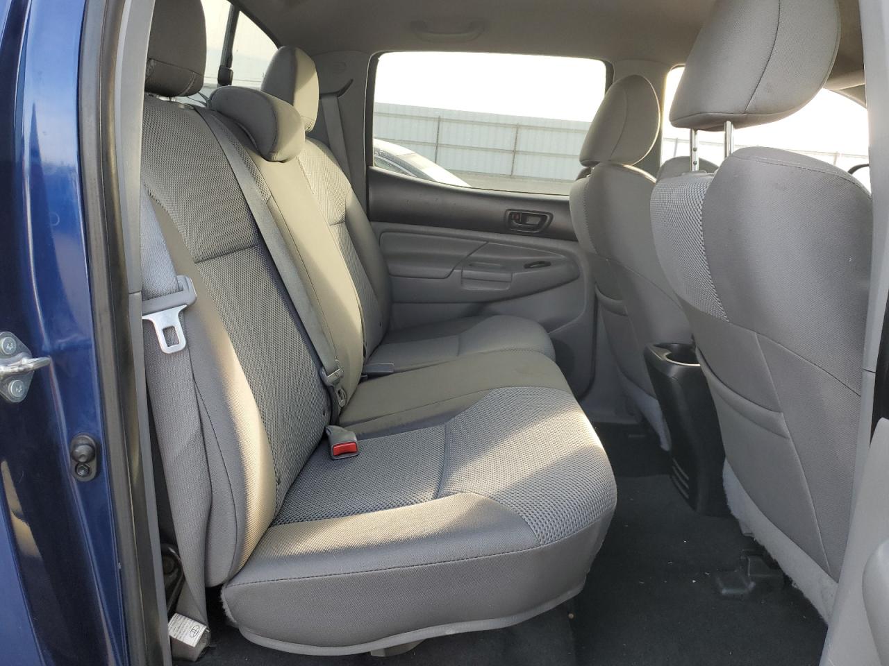 2015 Toyota Tacoma - Image 10