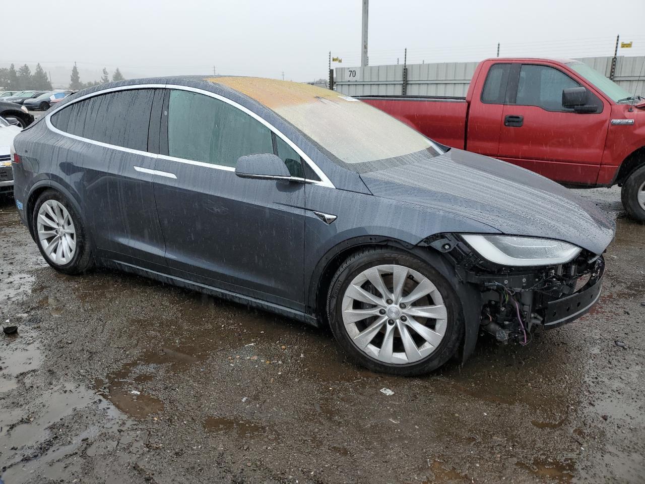 VIN 5YJXCBE21HF045666 2017 TESLA MODEL X no.4