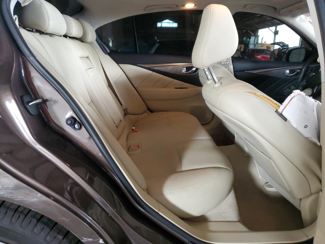 2015 Infiniti Q50 - Image 10
