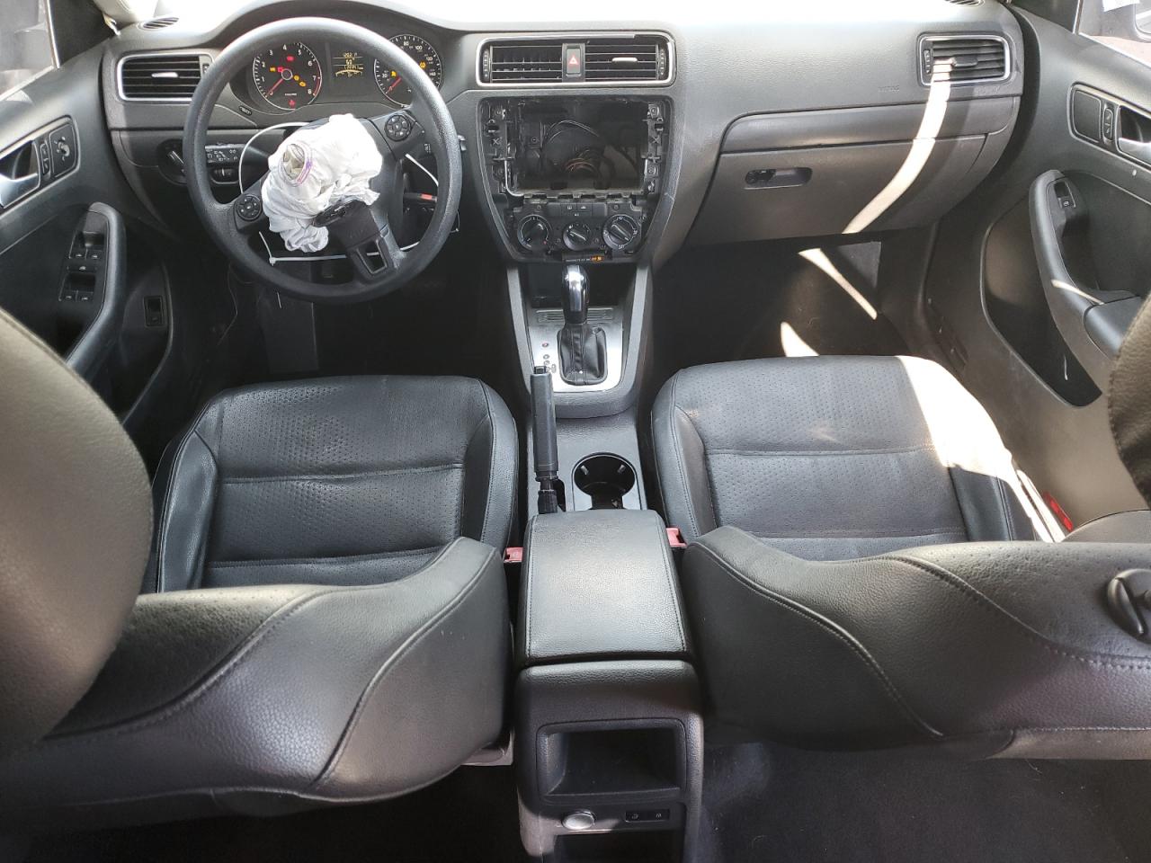 2014 Volkswagen Jetta - Image 8