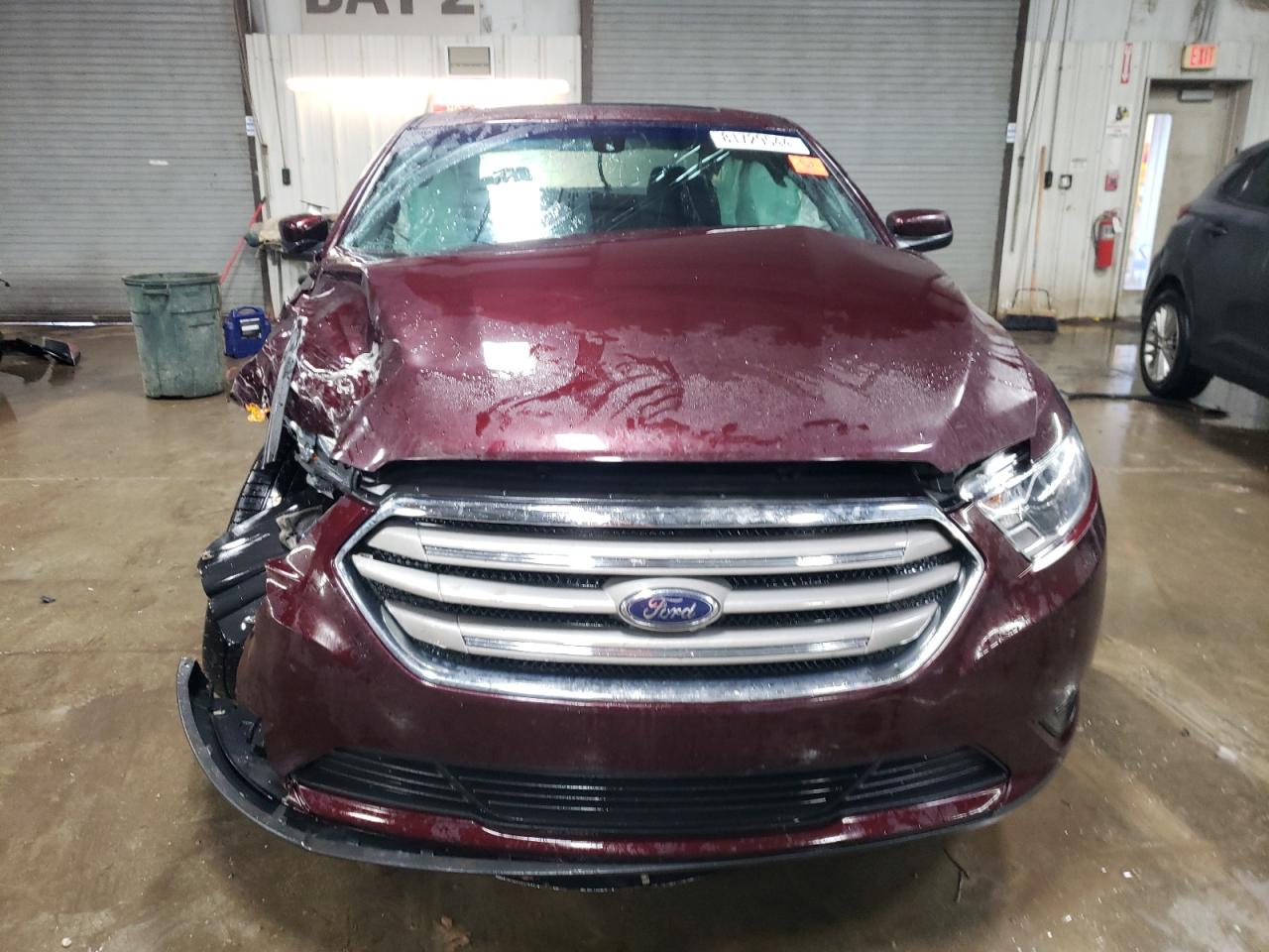 2018 Ford Taurus - Image 5