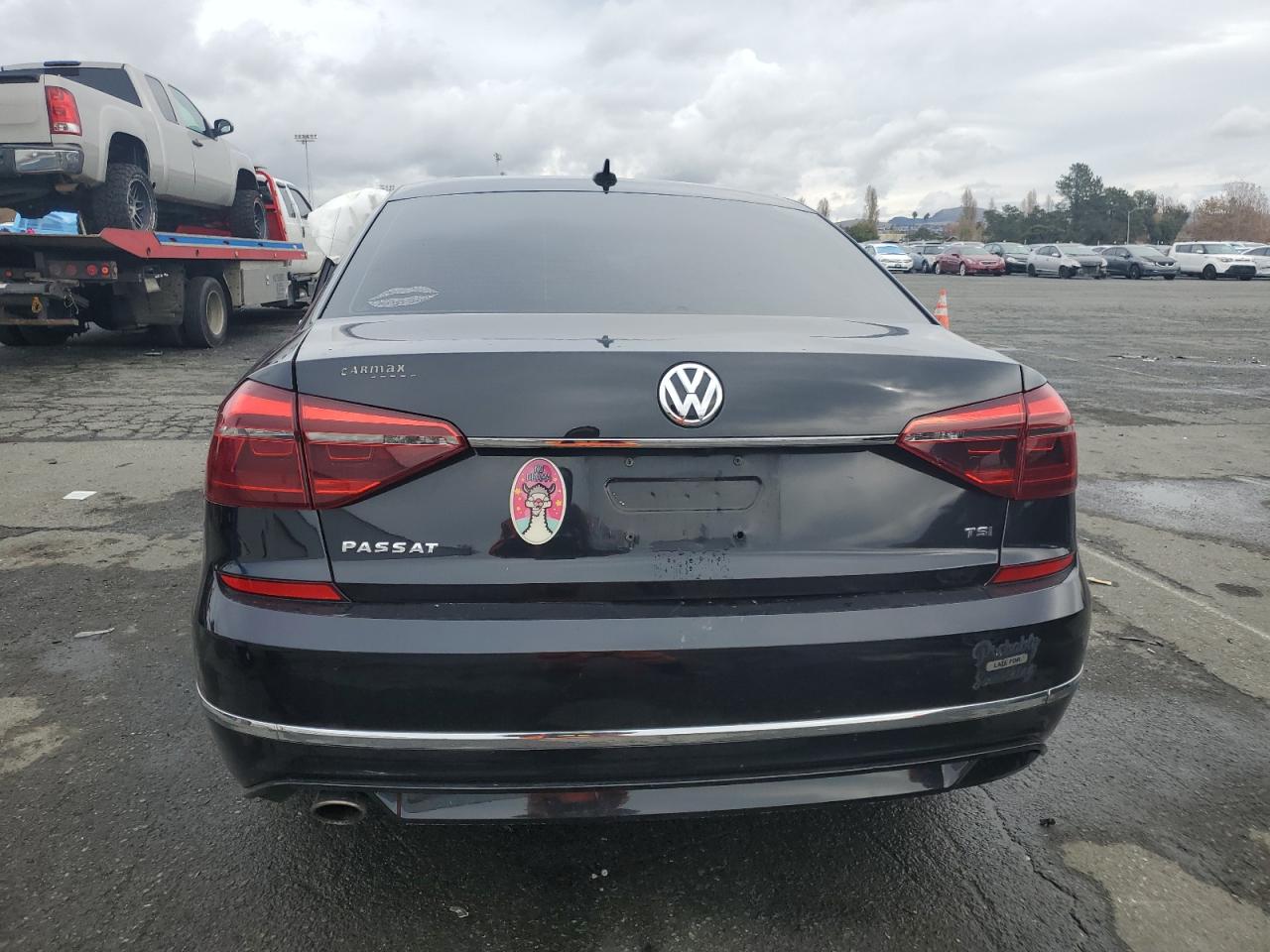 2017 Volkswagen Passat - Image 6