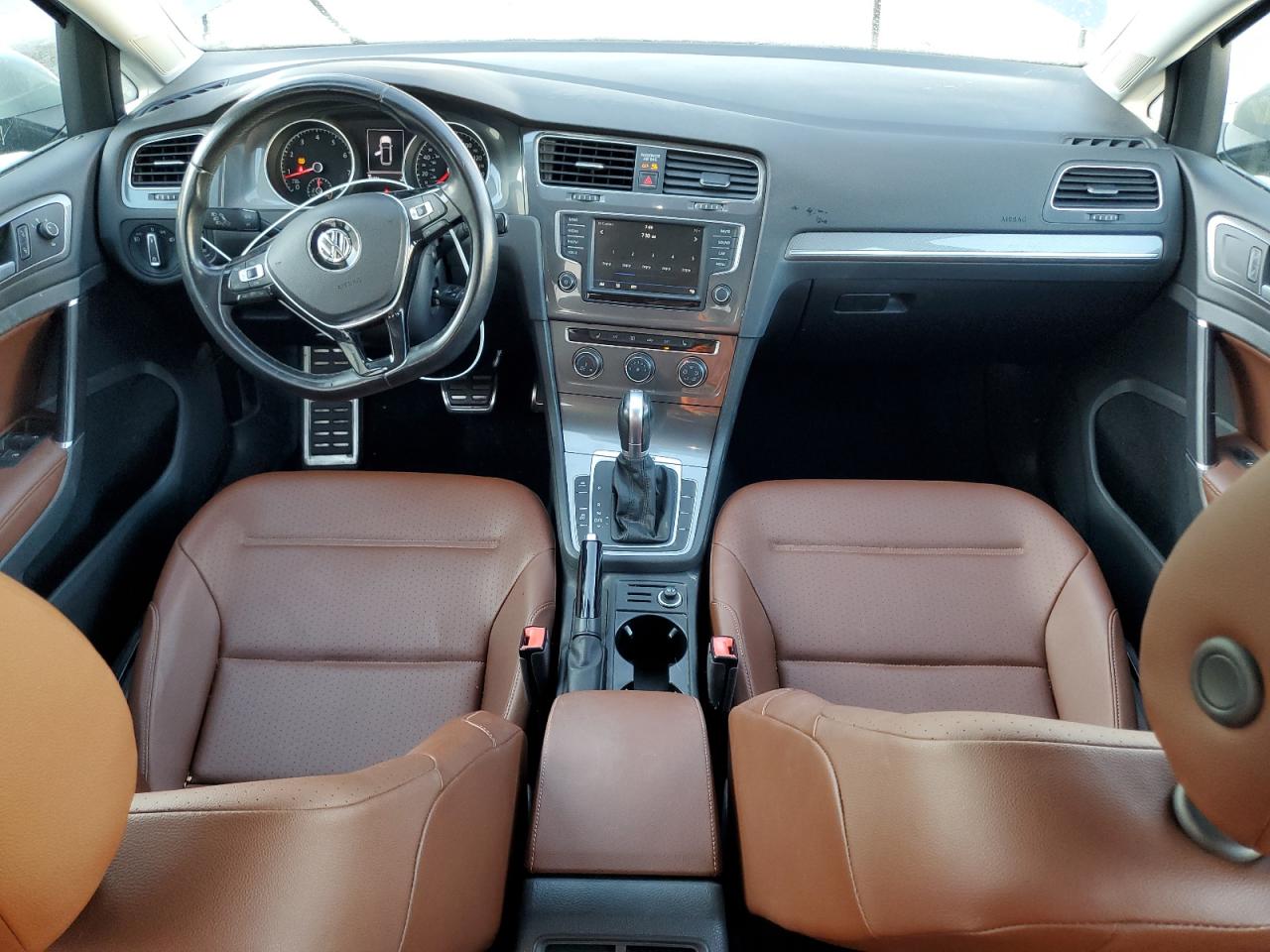 2017 Volkswagen Golf - Image 8