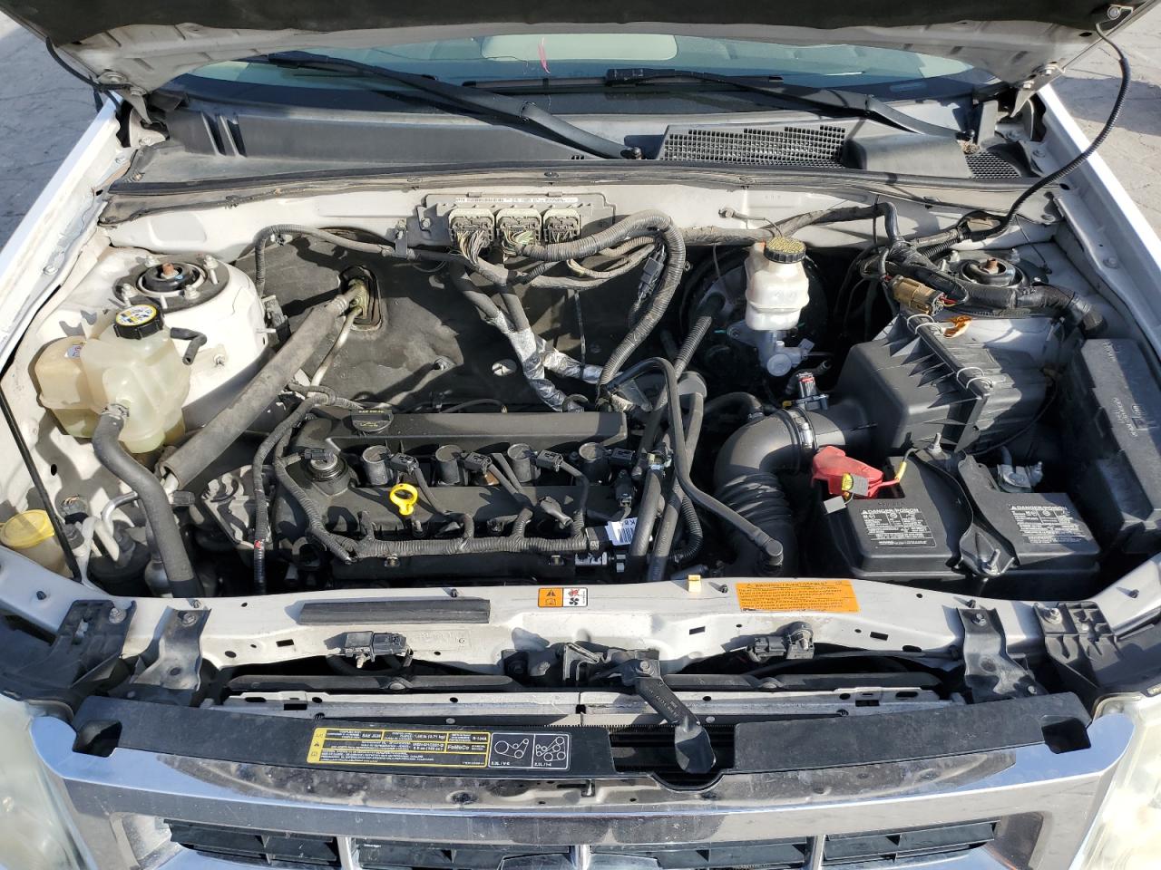 2010 Ford Escape - Image 12