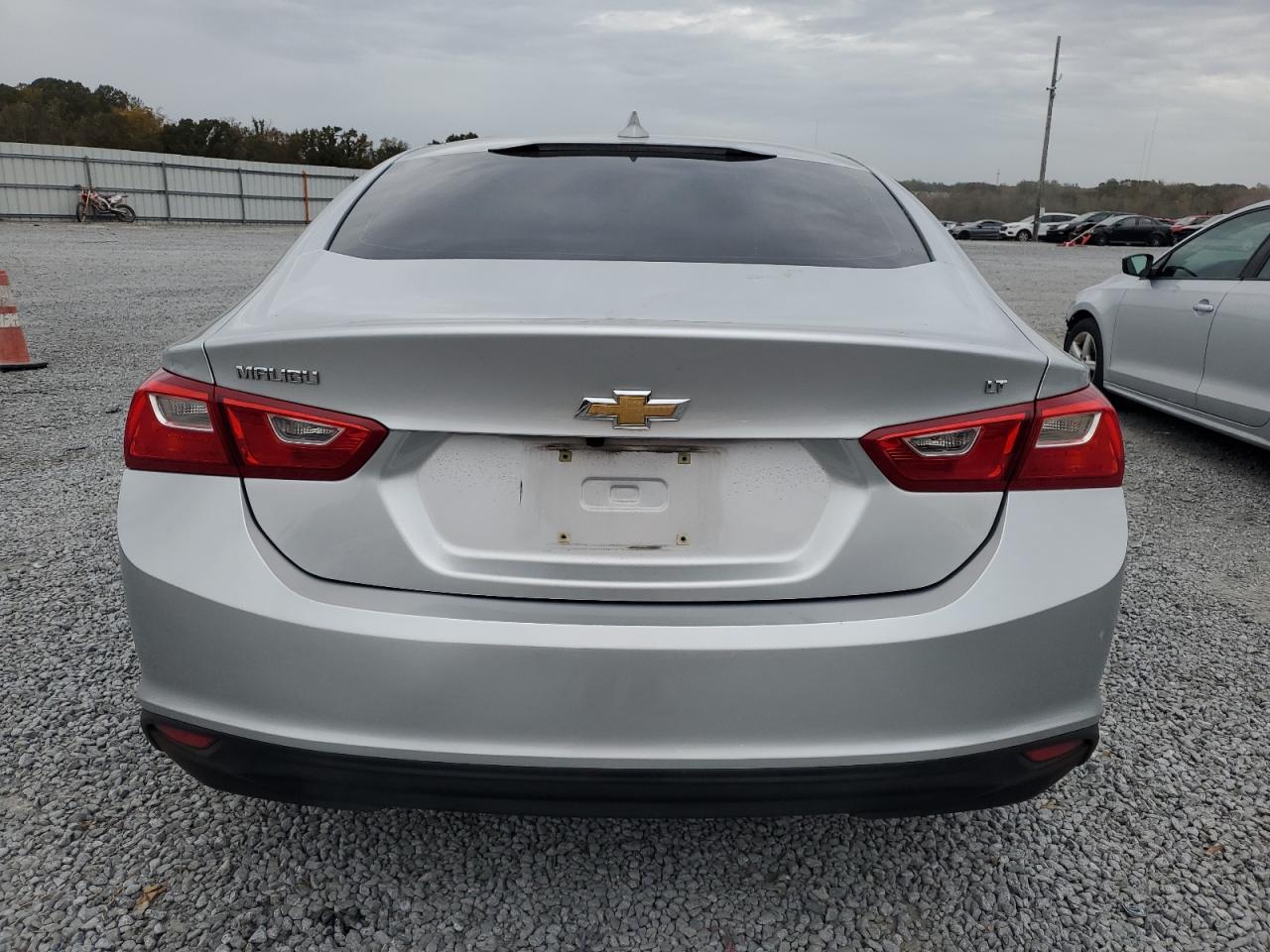 2016 Chevrolet Malibu - Image 6