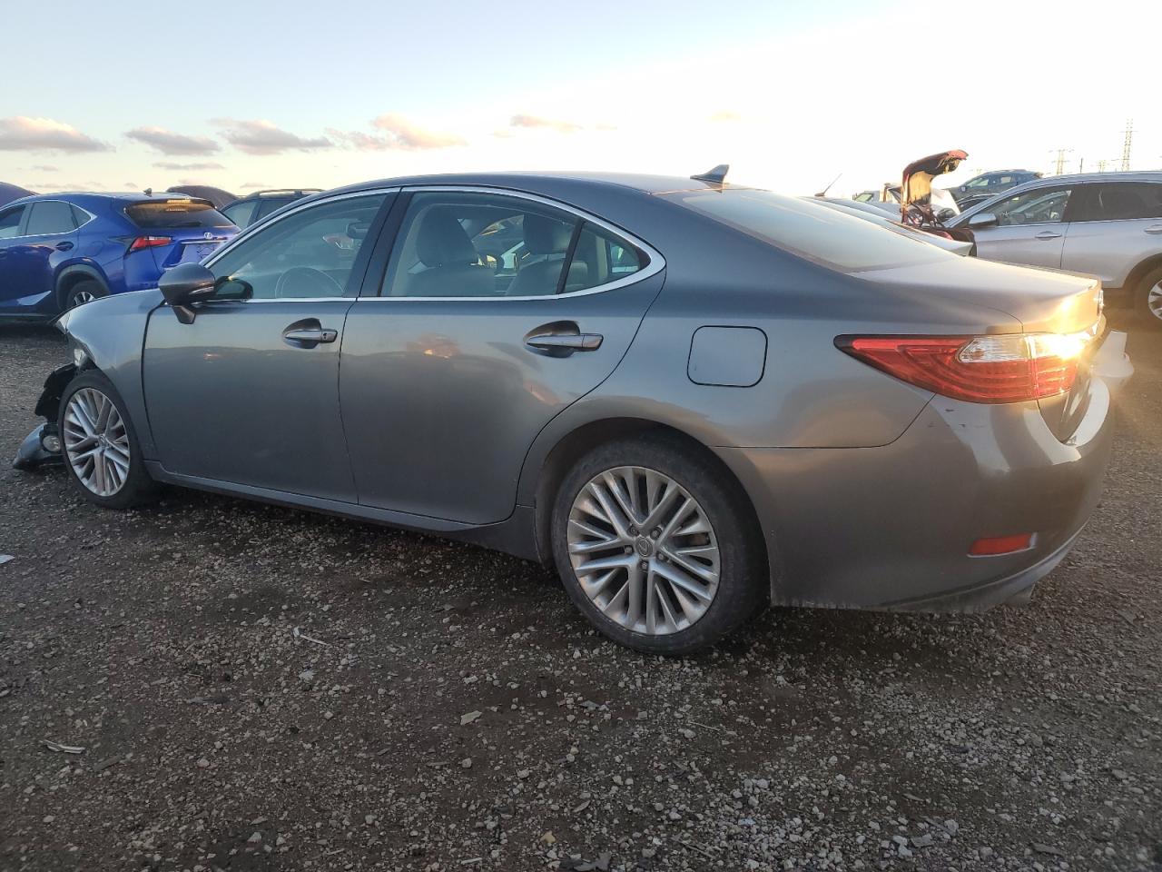 2013 Lexus ES - Image 2