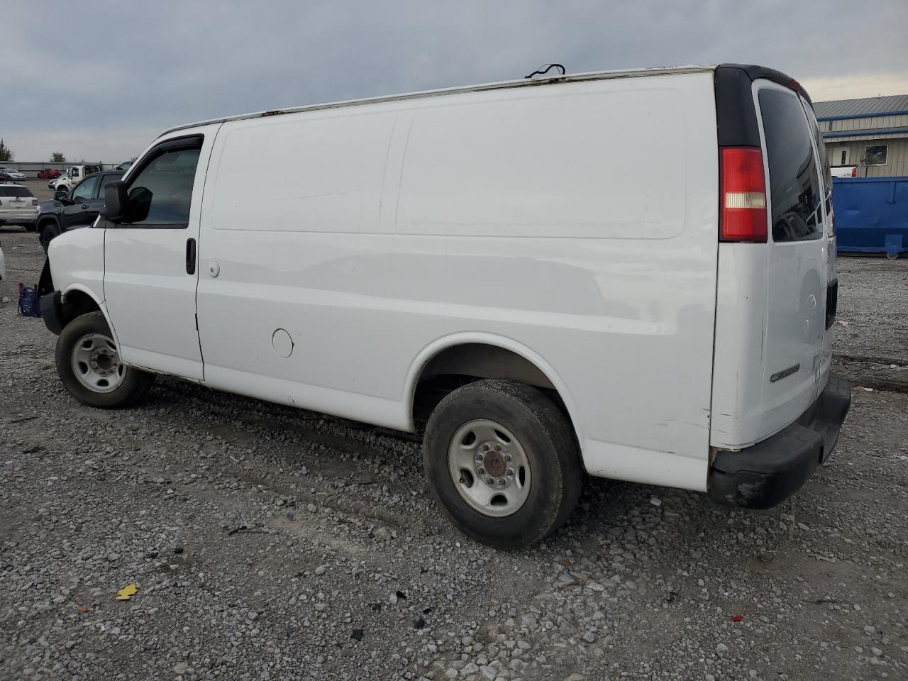2007 Chevrolet Express - Image 2