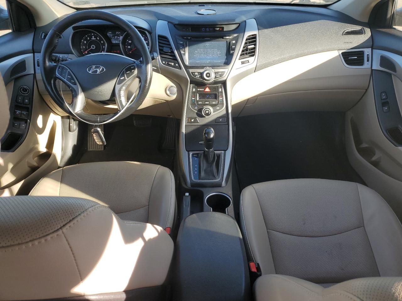 2014 Hyundai Elantra - Image 8