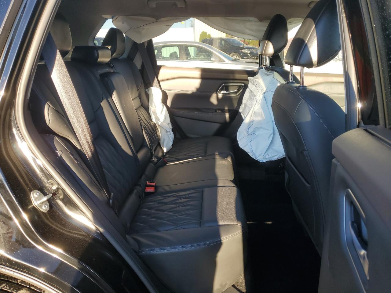 2021 Nissan Rogue - Image 11