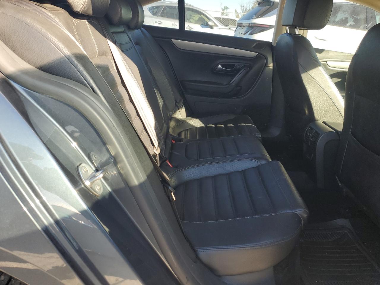 2013 Volkswagen Passat CC - Image 10