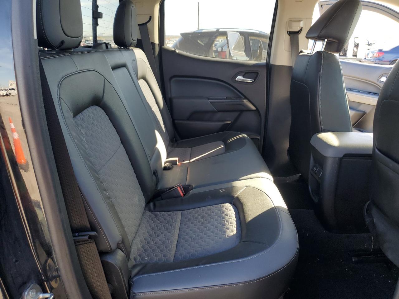 2015 Chevrolet Colorado - Image 10