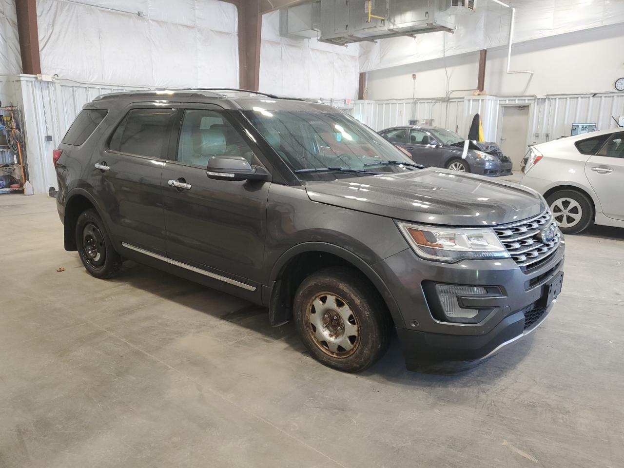 2016 Ford Explorer - Image 4