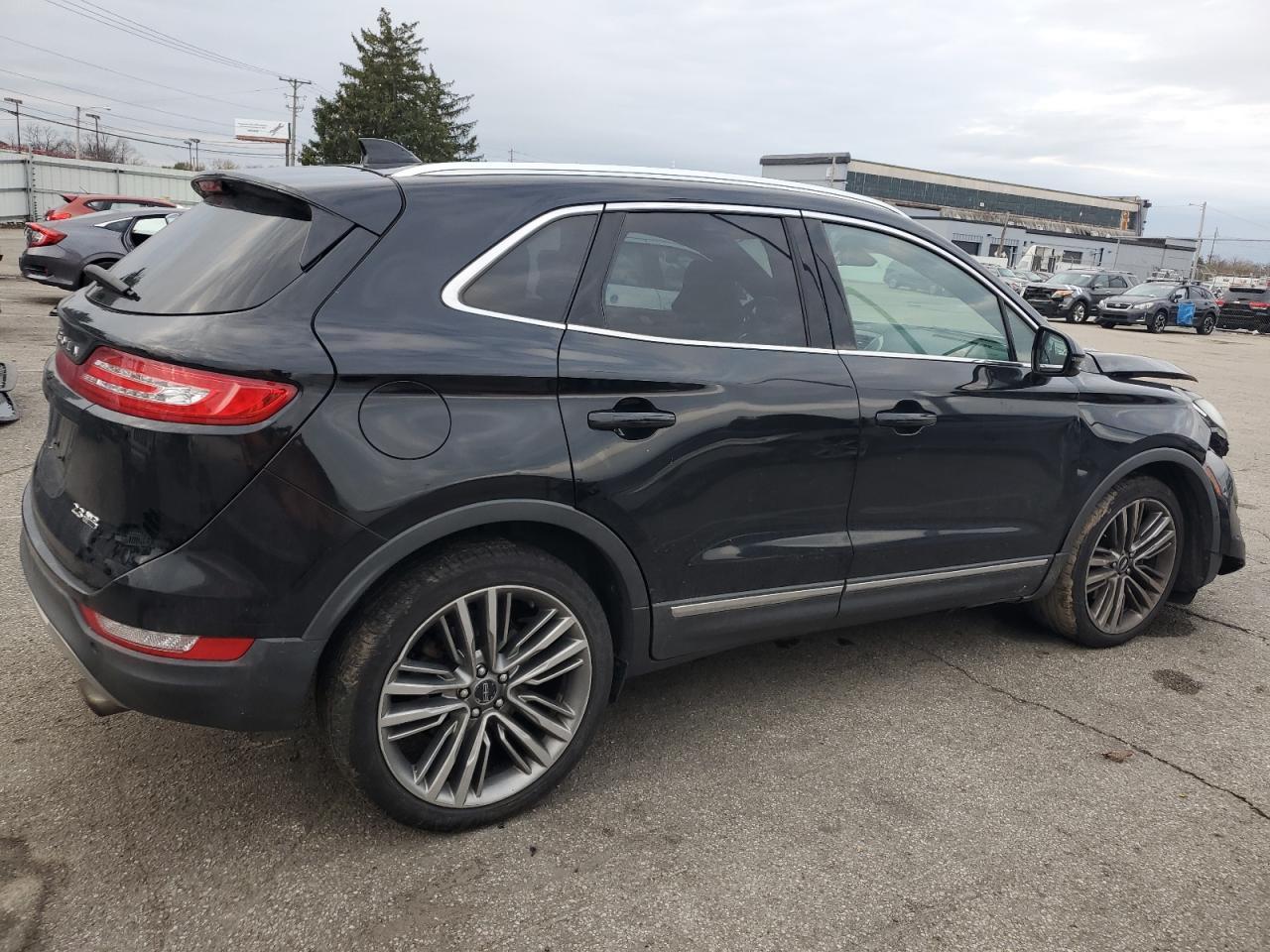 VIN 5LMTJ3DH0GUJ24082 2016 LINCOLN MKC no.3