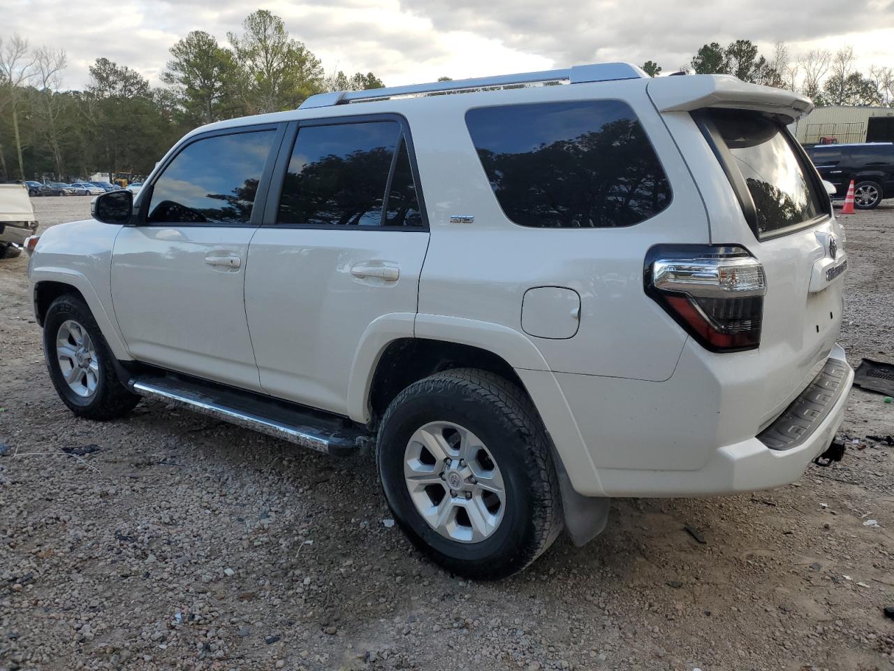 VIN JTEZU5JR9H5162760 2017 TOYOTA 4RUNNER no.2