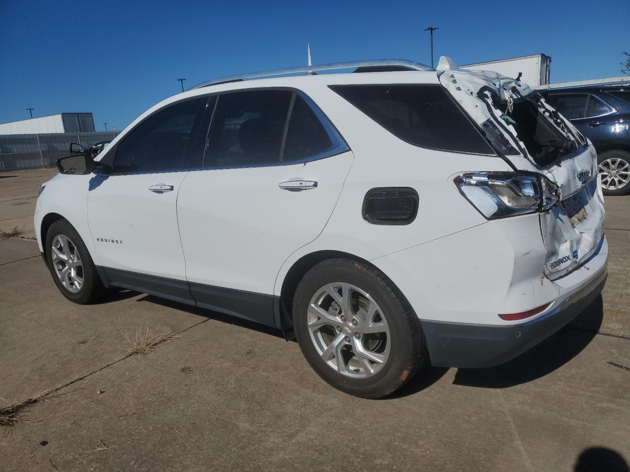 2018 Chevrolet Equinox - Image 2