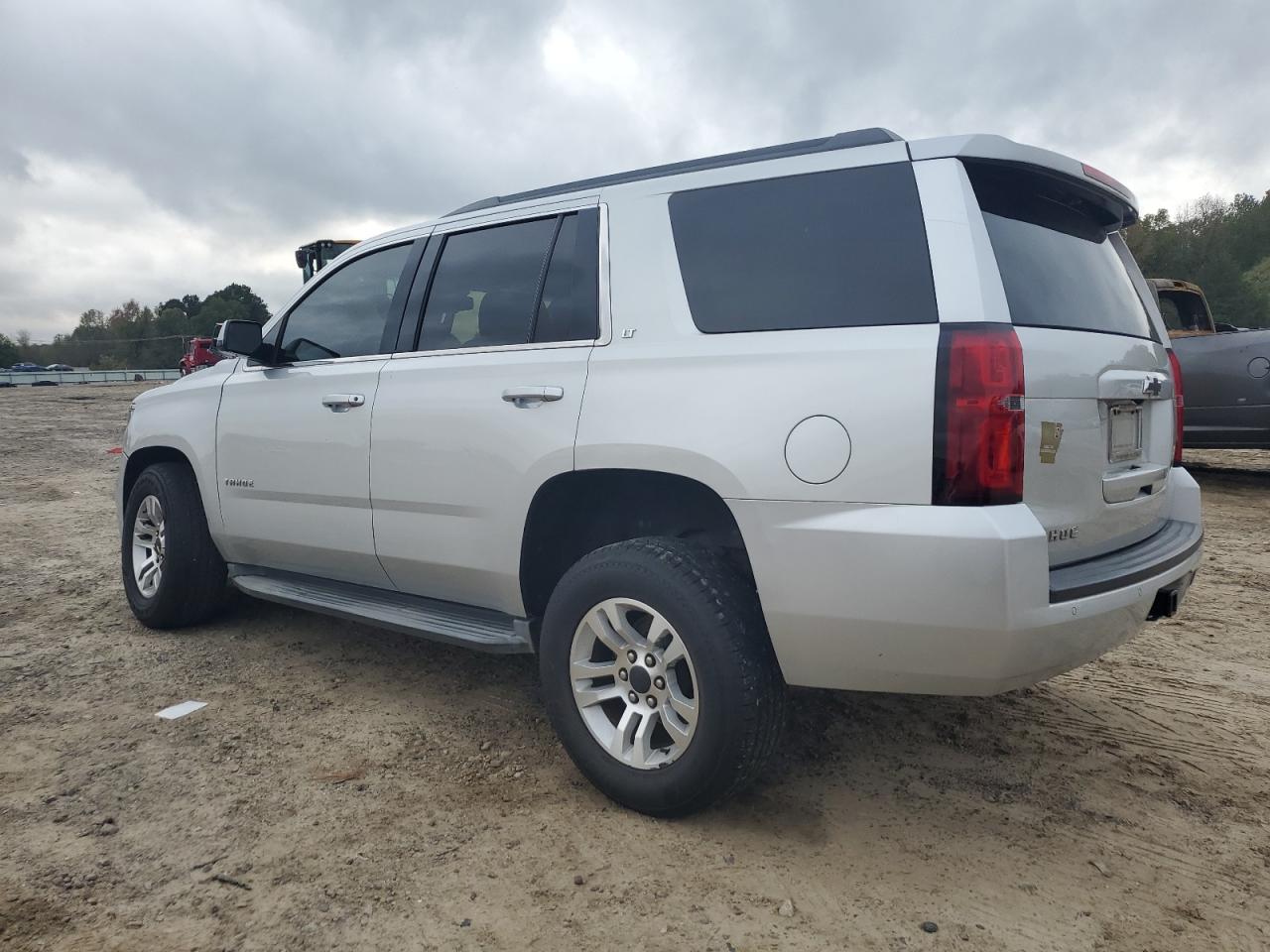 VIN 1GNSCBKC5FR585012 2015 CHEVROLET TAHOE no.2