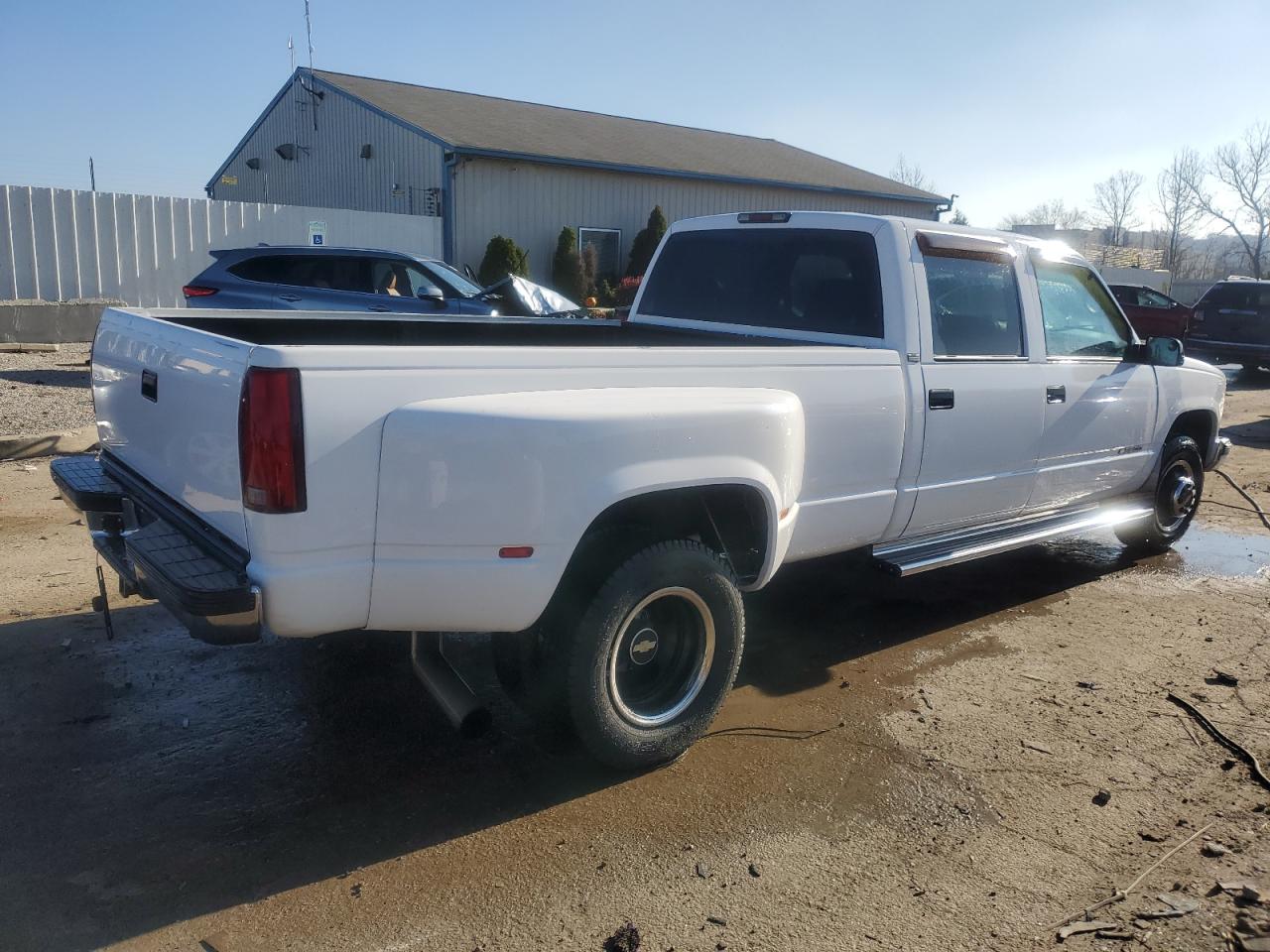 1996 Chevrolet GMT-400 - Image 3