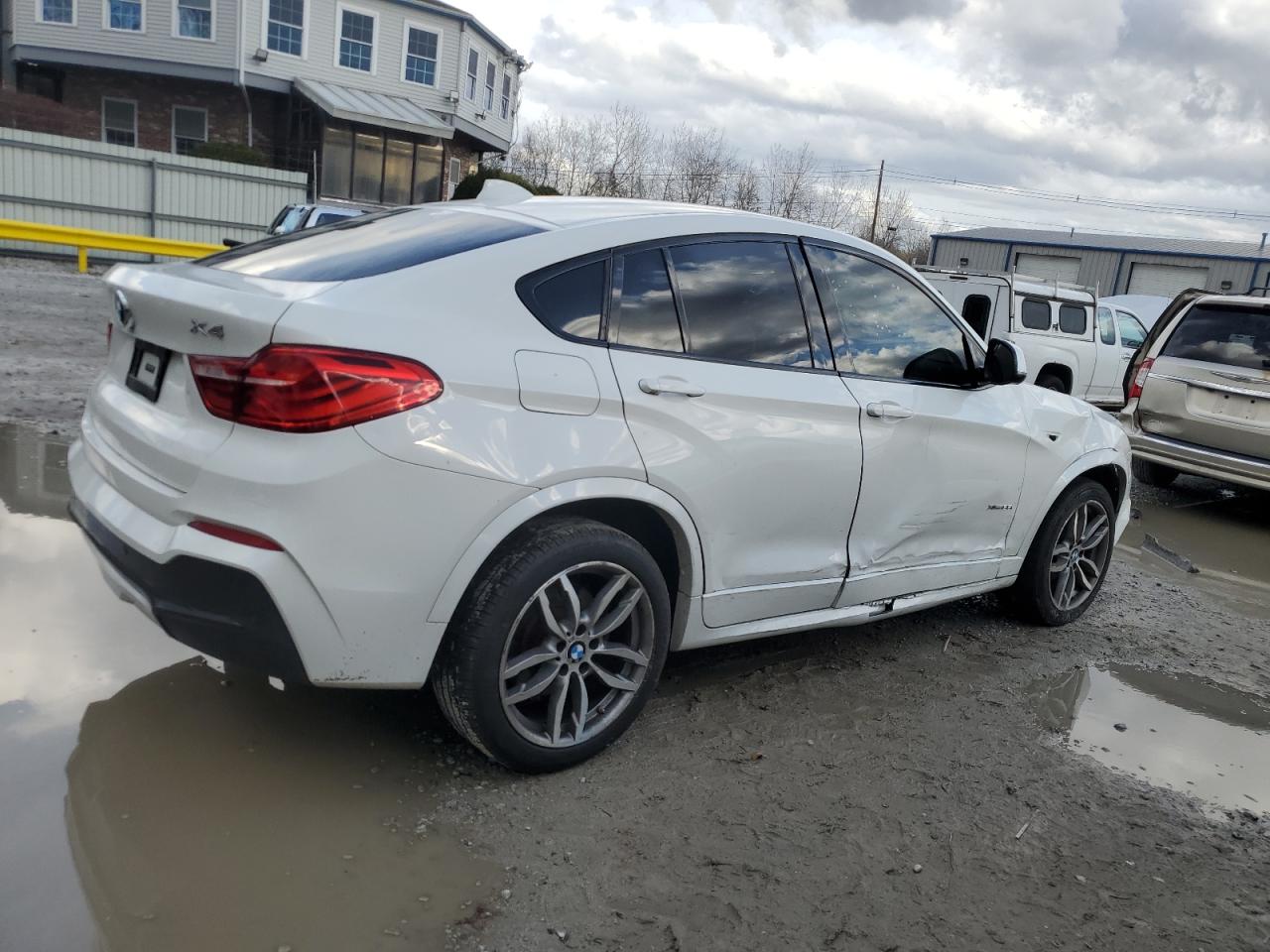 VIN 5UXXW5C55G0N92747 2016 BMW X4 no.3