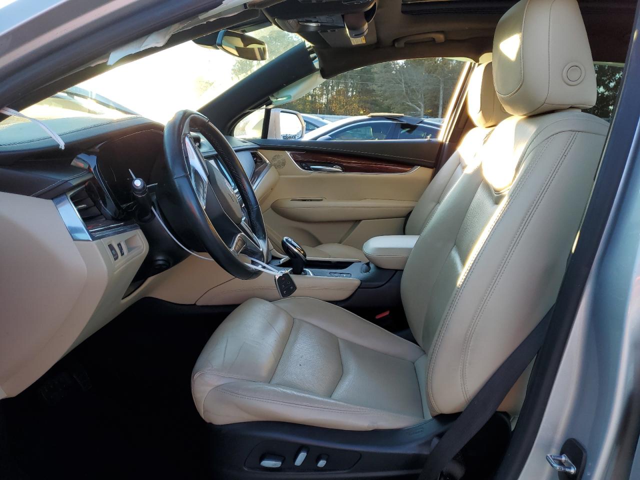 2018 Cadillac XT5 - Image 7