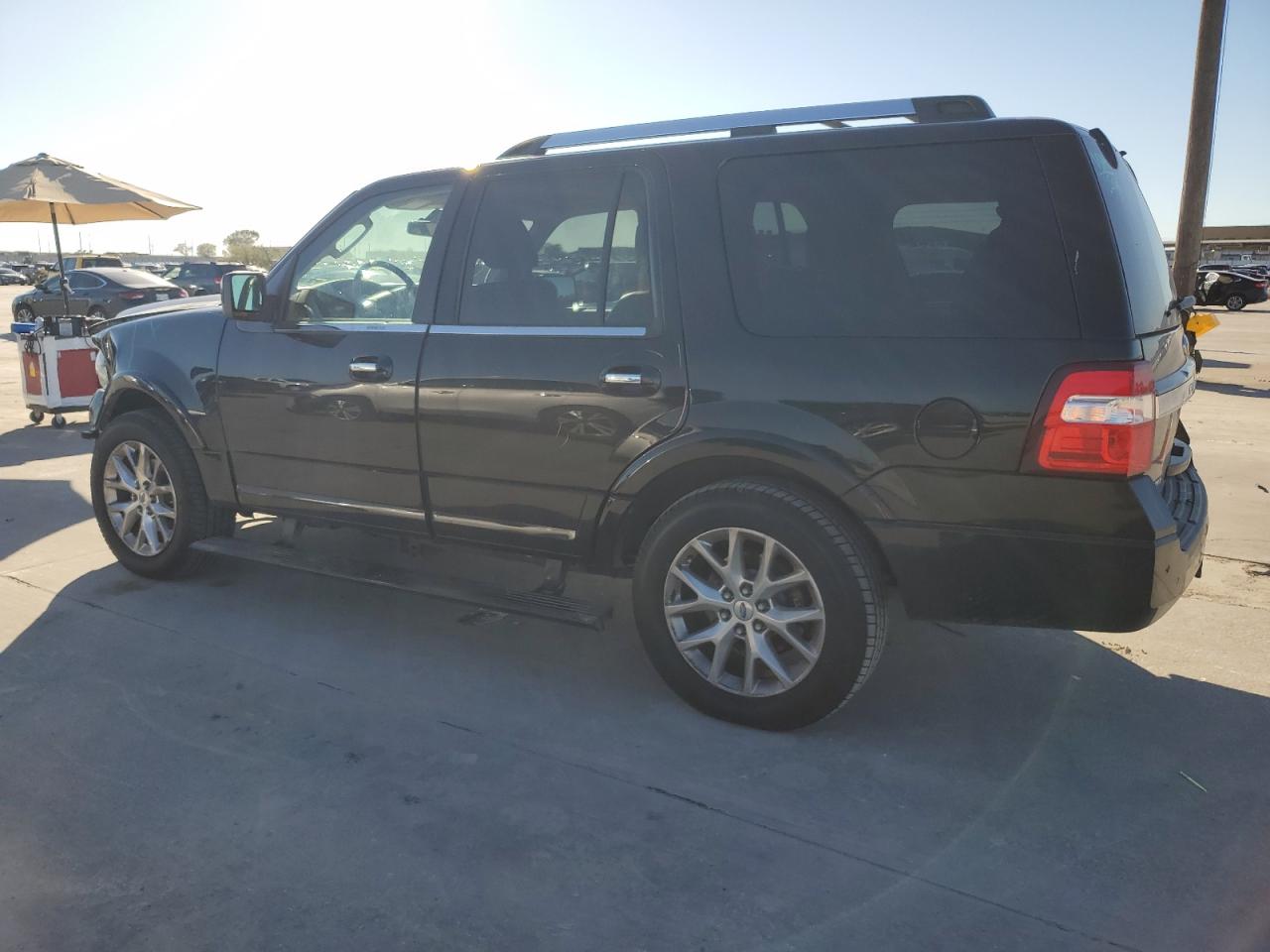 2017 Ford Expedition - Image 2