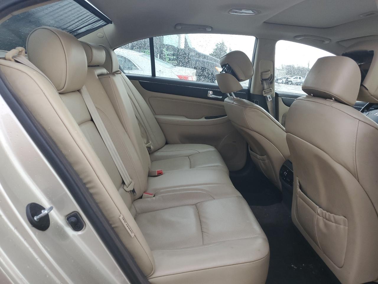 2009 Hyundai Genesis - Image 10