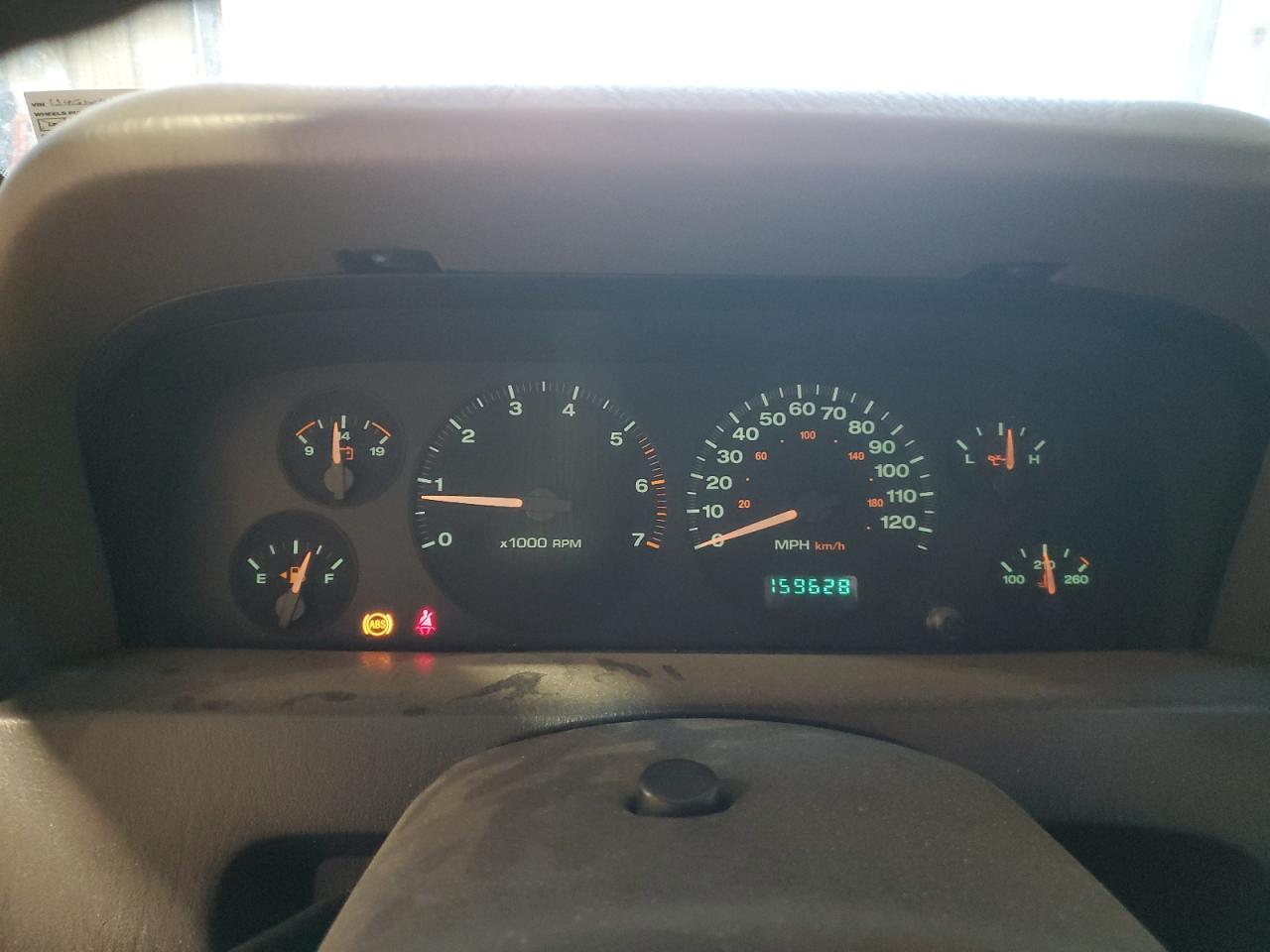 2004 Jeep Grand Cherokee - Image 9