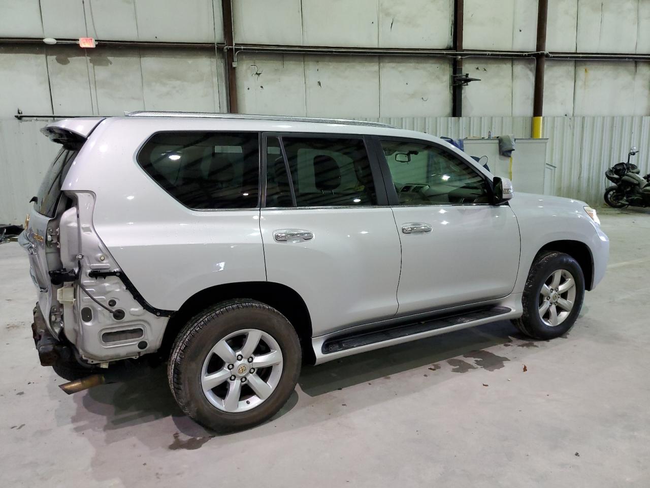 2010 Lexus GX - Image 3