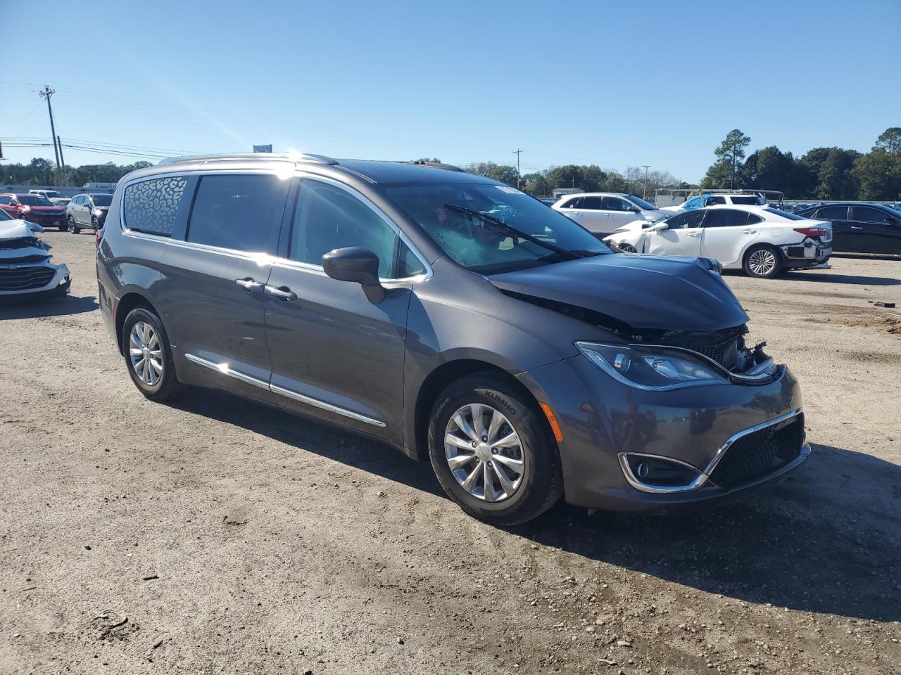2019 Chrysler Pacifica - Image 4