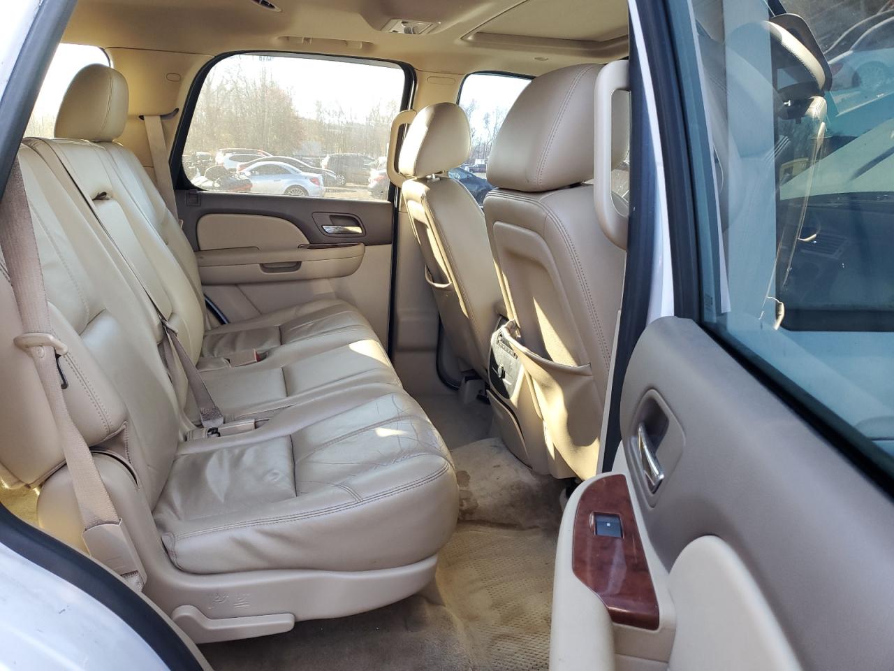 2011 Chevrolet Tahoe - Image 11
