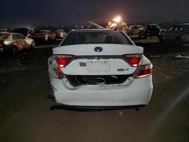 Седаны TOYOTA CAMRY 2015 Белы