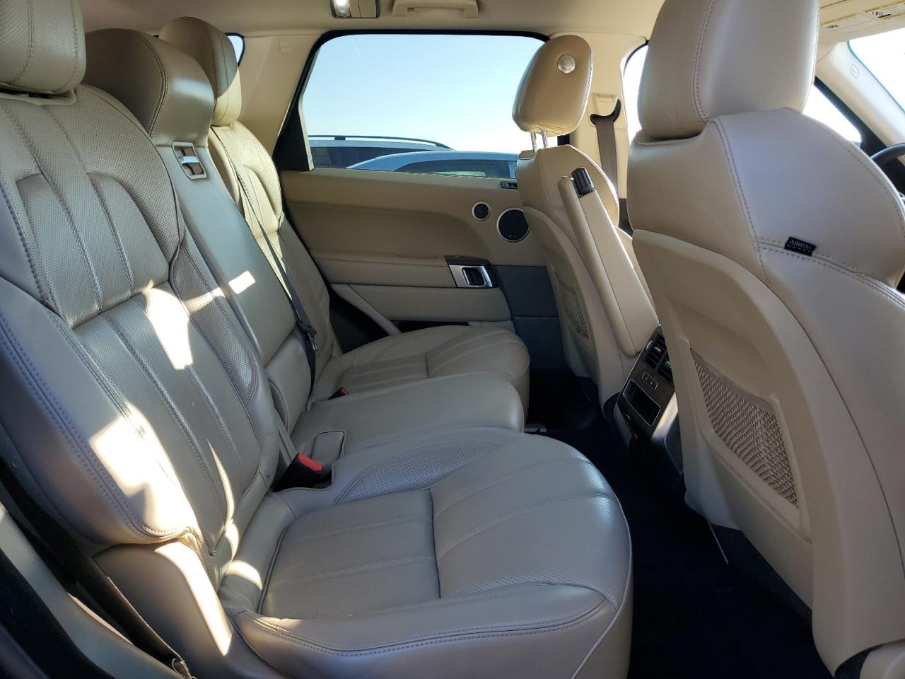 2016 Land Rover Range Rover - Image 11