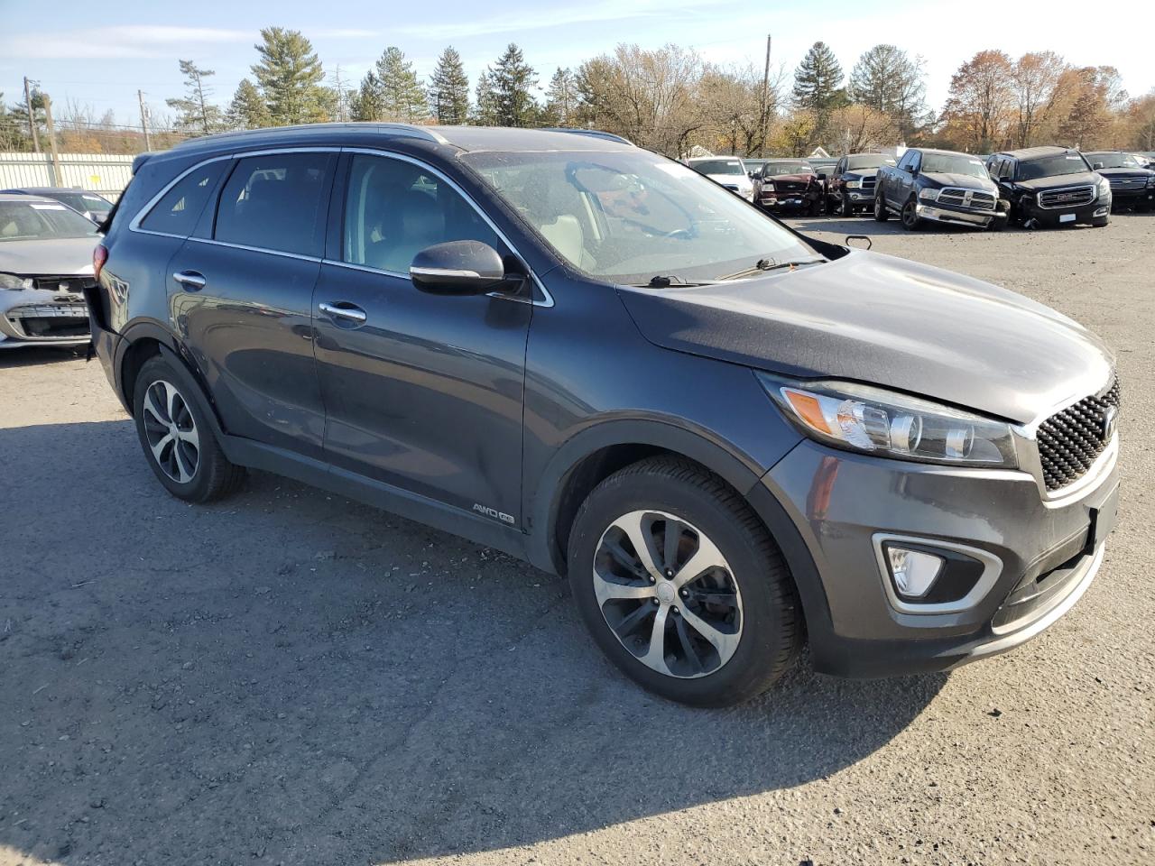 VIN 5XYPHDA58JG386185 2018 KIA SORENTO no.4