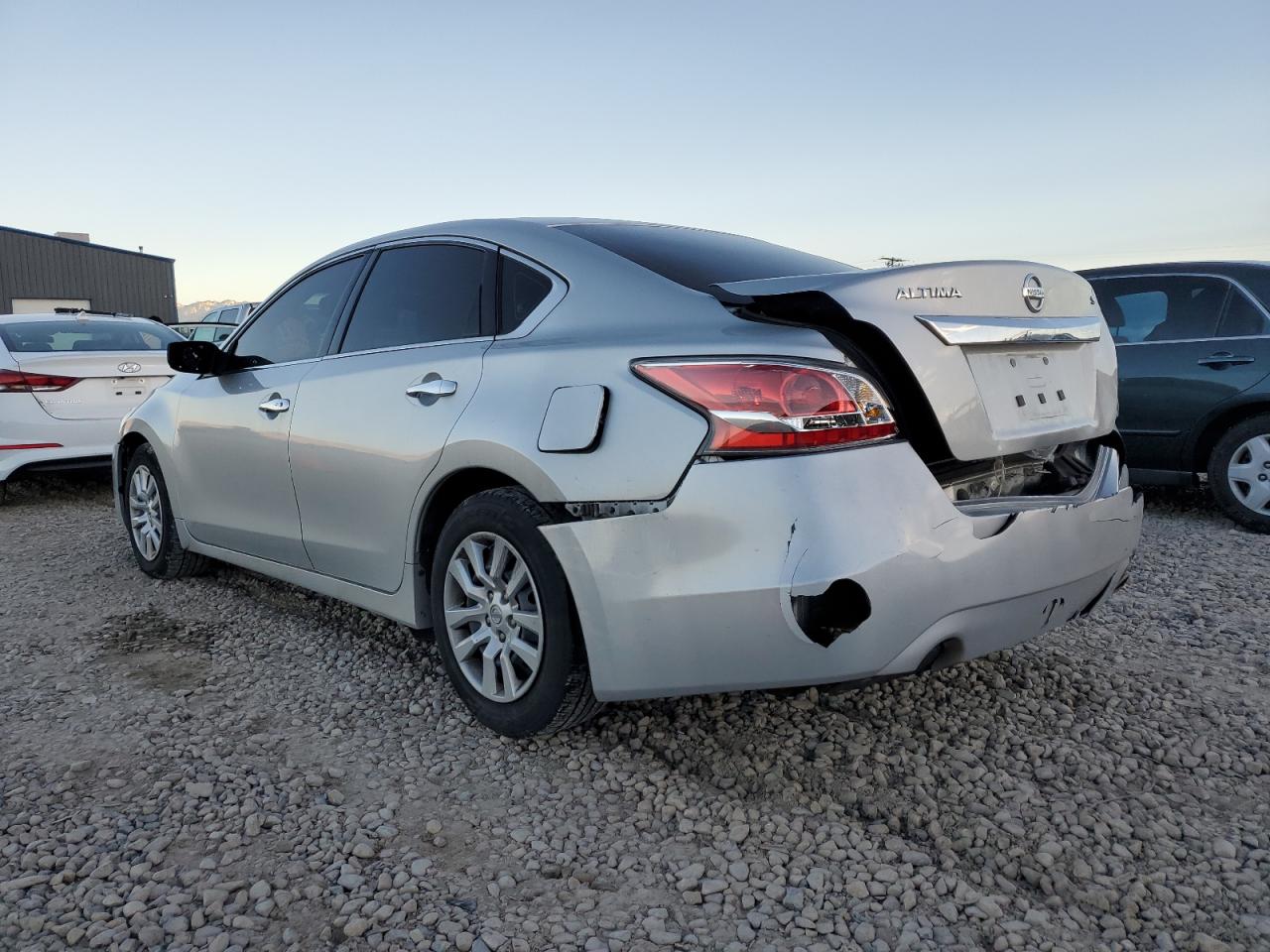 2015 Nissan Altima - Image 2