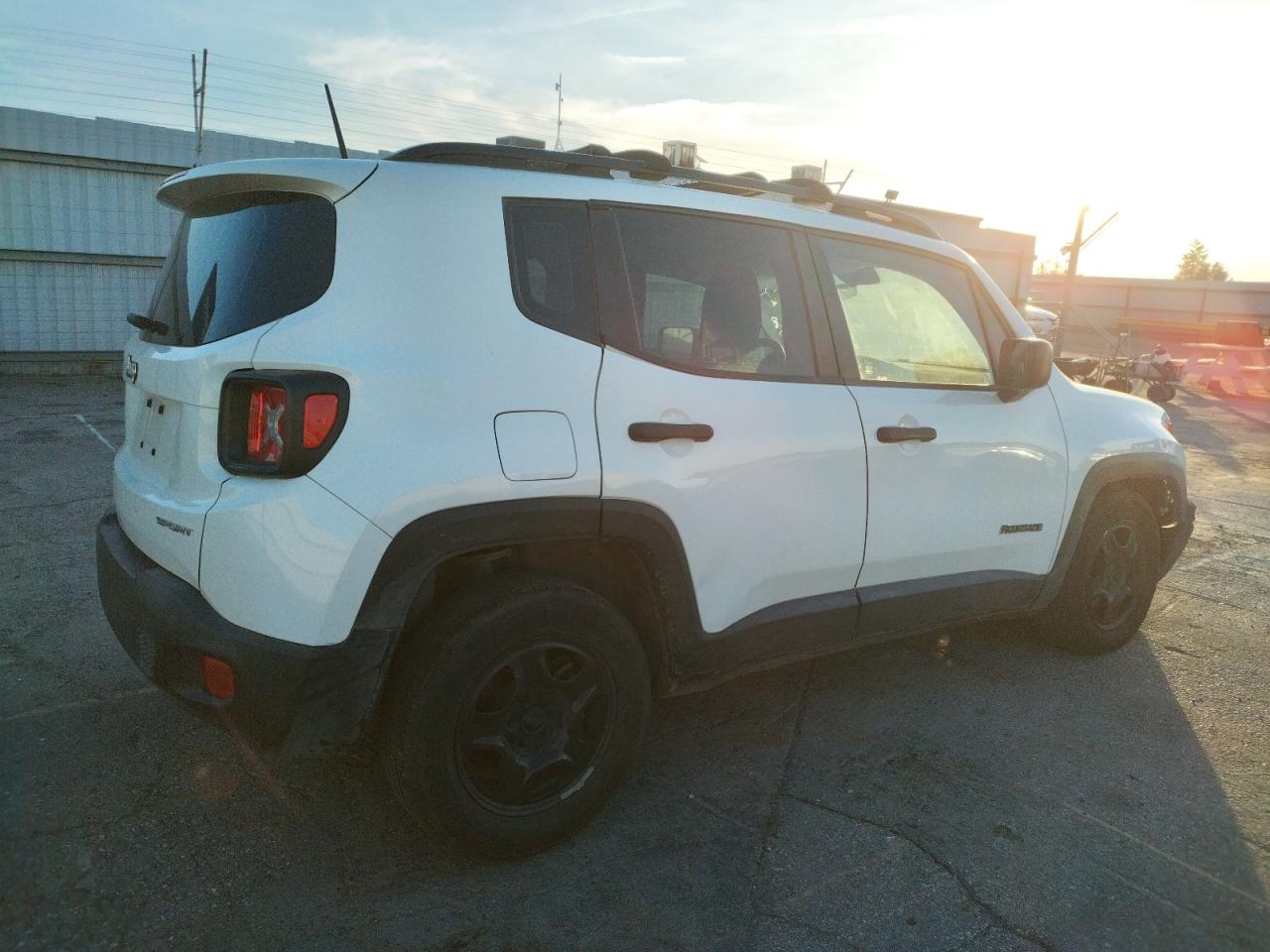 VIN ZACCJAAT0FPB63020 2015 JEEP RENEGADE no.3