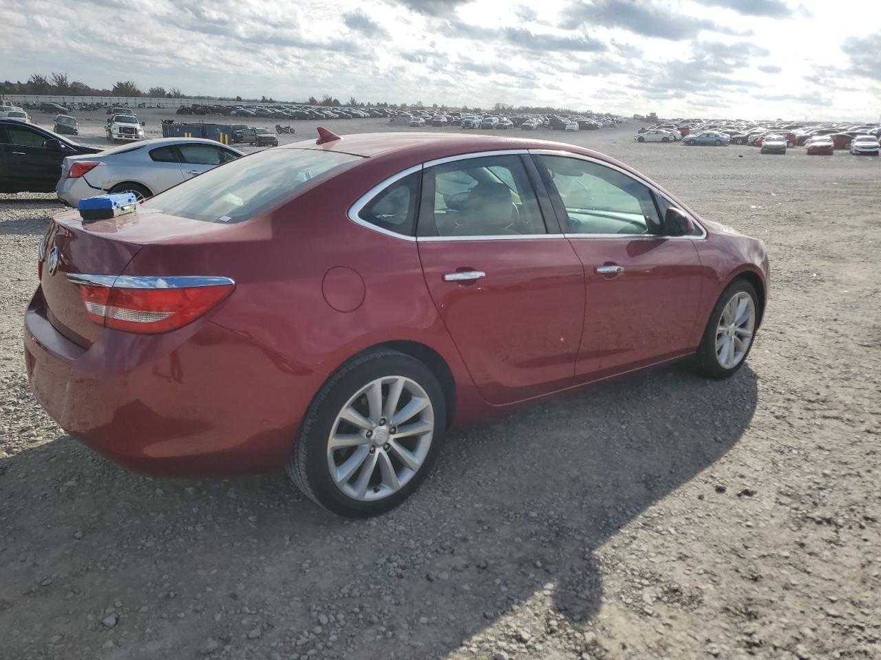 VIN 1G4PR5SKXE4209452 2014 BUICK VERANO no.3