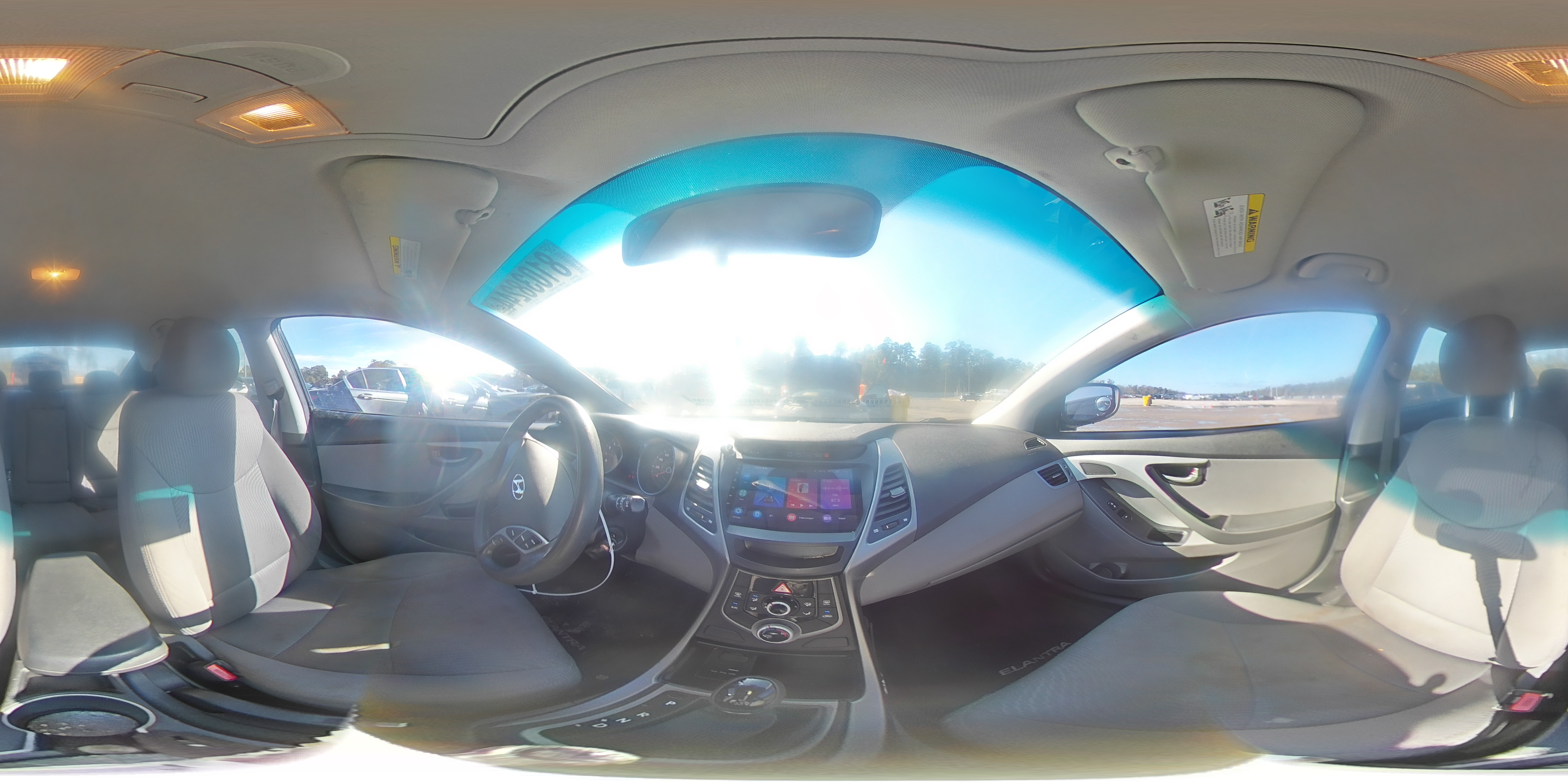 2016 Hyundai Elantra - Image 13