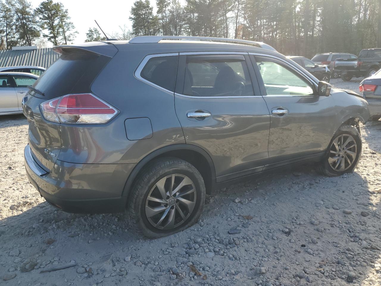 2015 Nissan Rogue - Image 3