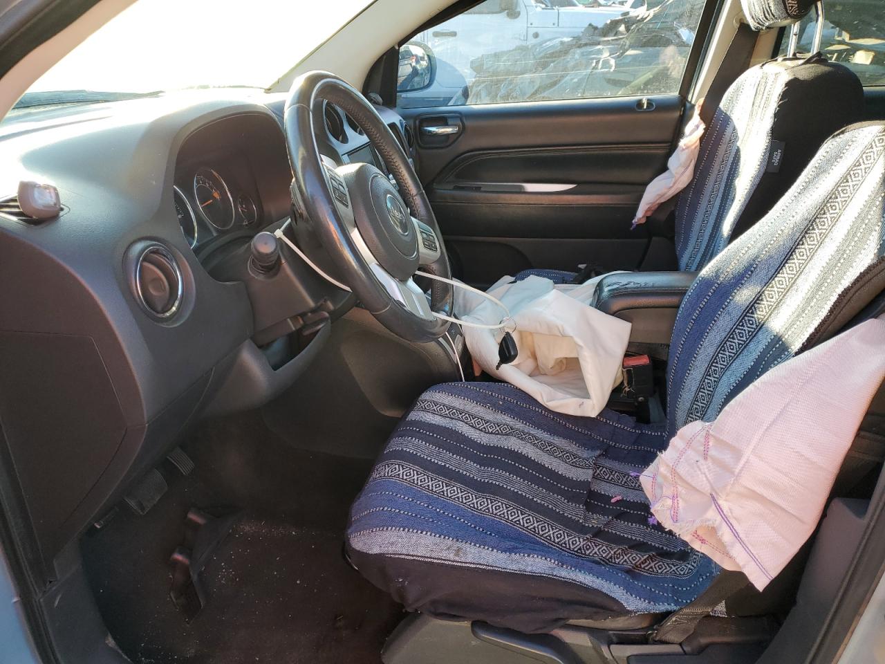 2014 Jeep Compass Latitude VIN: 1C4NJCEB1ED547664 Lot: 79570104