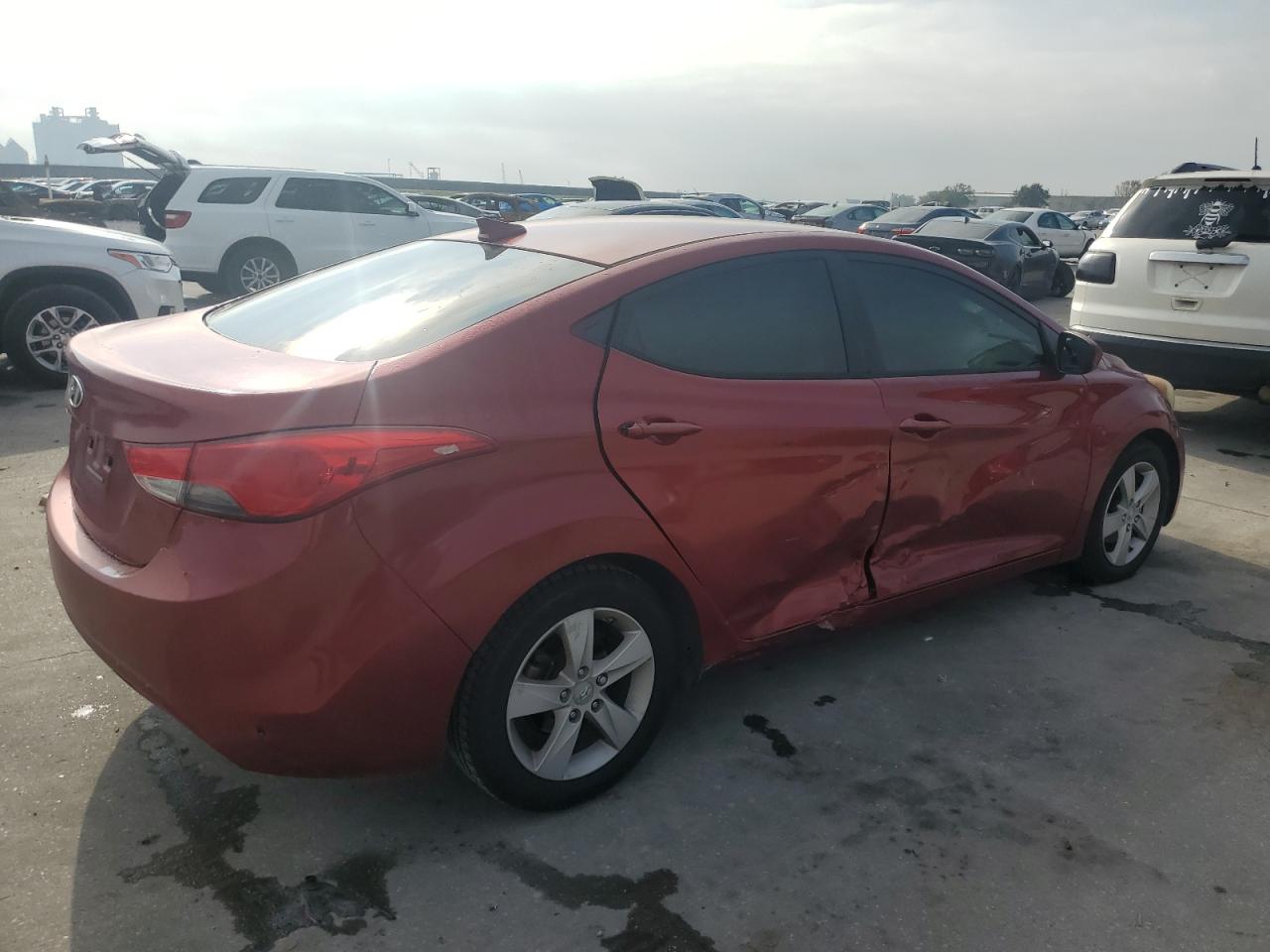 2013 Hyundai Elantra - Image 3