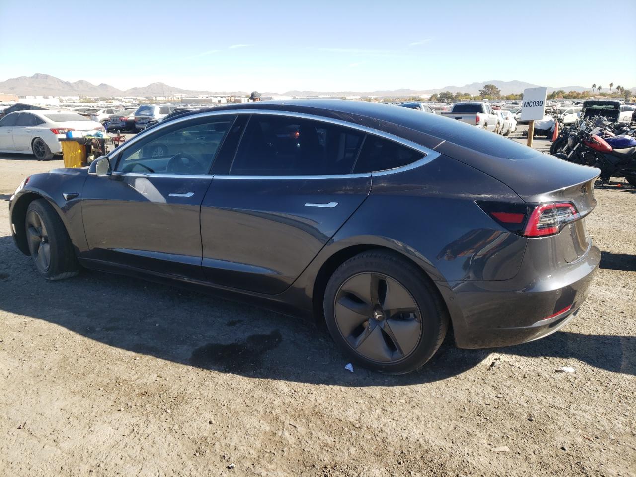 VIN 5YJ3E1EA5JF123723 2018 TESLA MODEL 3 no.2