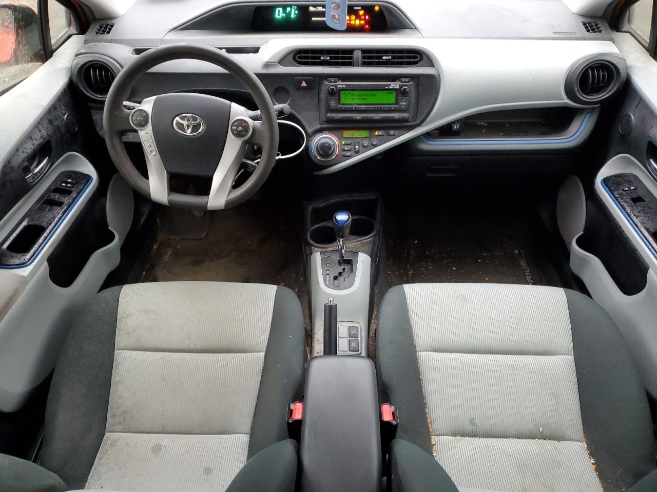 2012 Toyota Prius - Image 8
