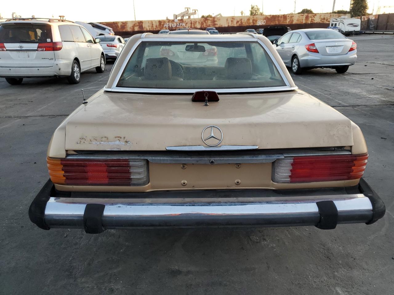 1987 Mercedes-Benz 560 Sl VIN: WDBBA48D1HA056537 Lot: 80232424