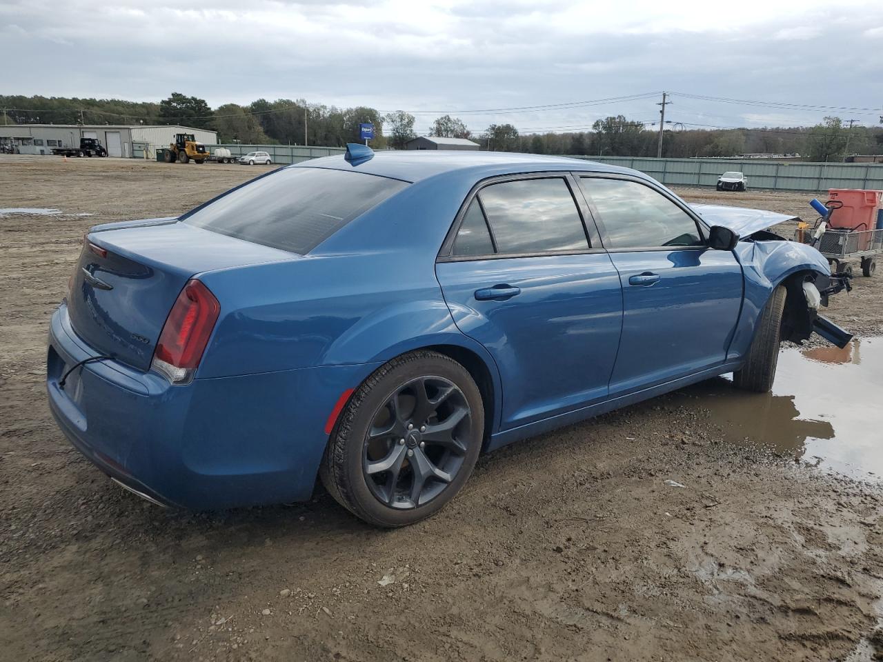 2020 Chrysler 300 - Image 3