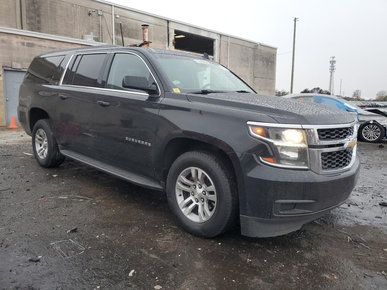 VIN 1GNSKHKC0JR160439 2018 CHEVROLET SUBURBAN no.4